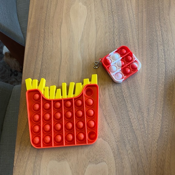 HUGE collection of POP ITS! - Picture 4 of 10